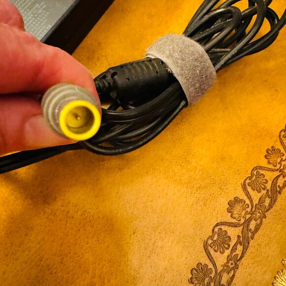 45N0308 ADLX90NLT2A 90W 20V Lenovo ThinkPad Power AC Adapter Cord - Picture 2 of 6